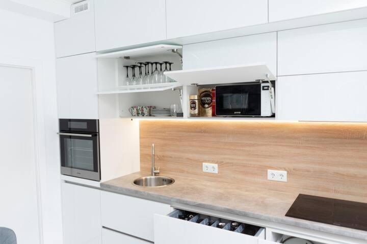 Freedom Apartments In The Heart Of Lviv - Balabana Str And Svoboda Avenue מראה חיצוני תמונה